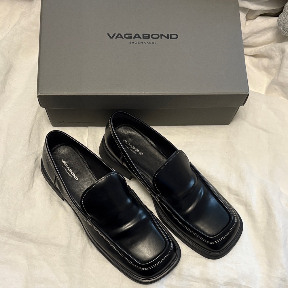 Vagabond Jaclyn Loafer - Women’s Classic Black Slip-On Loafers